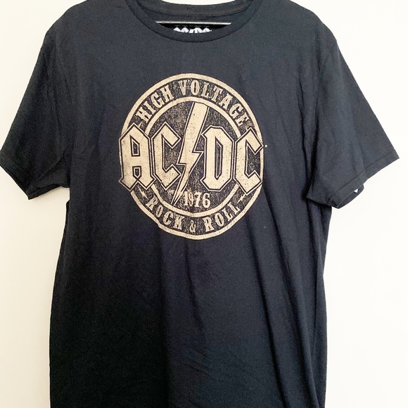 AC/DC Other - NWOT MEN'S AC/DC HIGH VOLTAGE ROCK & ROLL T-SHIRT AC/DC Other - NWOT MEN'S AC/DC HIGH VOLTAGE ROCK & ROLL T-SHIRT